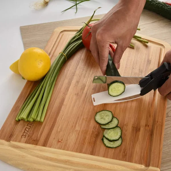 Multifunctional kitchen scissors