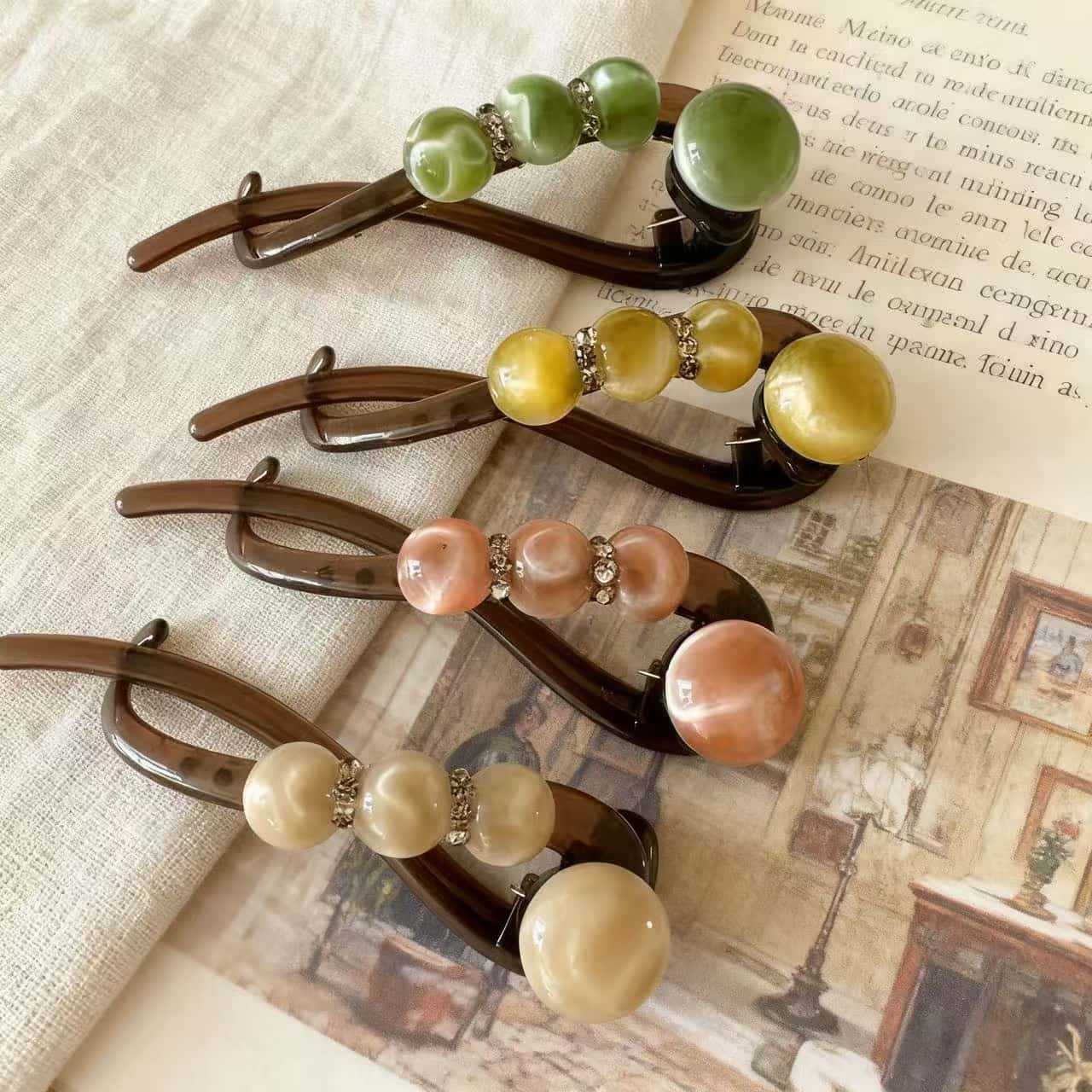 One-piece hair clip Twist Clip