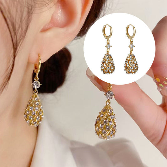 Fashionable earrings with diamonds